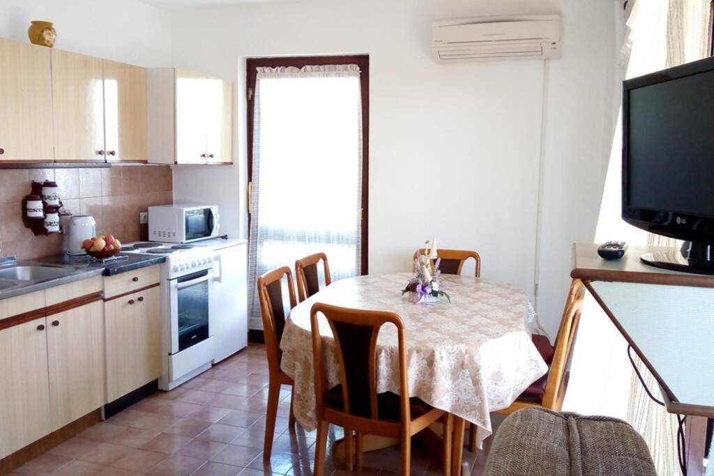 Raša Apartment Zdenka מראה חיצוני תמונה